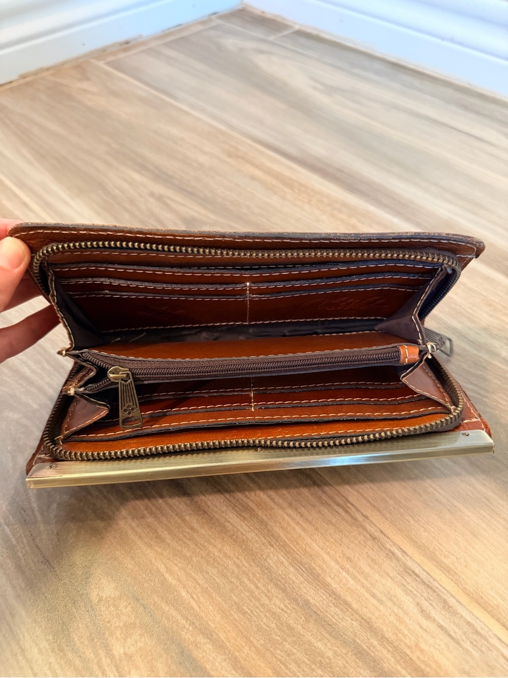 Patricia Nash Orange Multi Floral Leather Zip Wallet - Picture 4 of 6